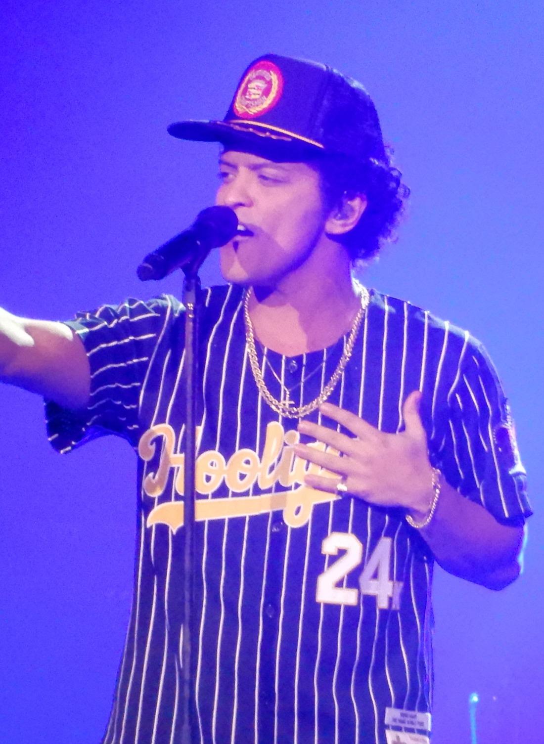 bruno-mars-agitateur-media