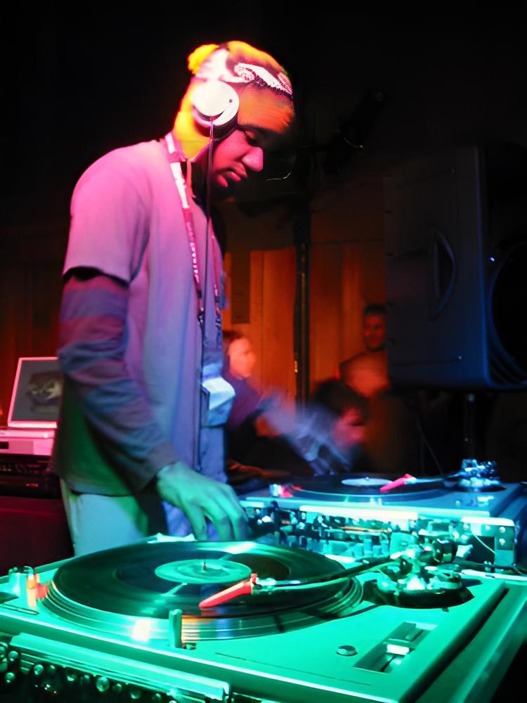 dj