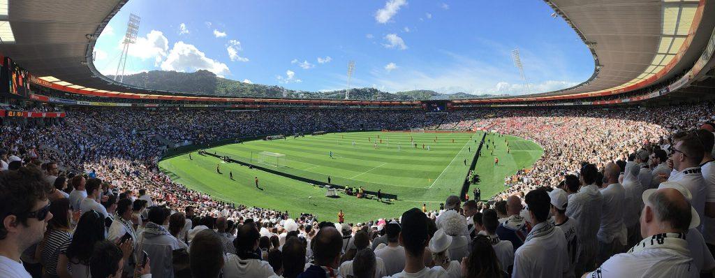 Stade comble lors d’un match de football international